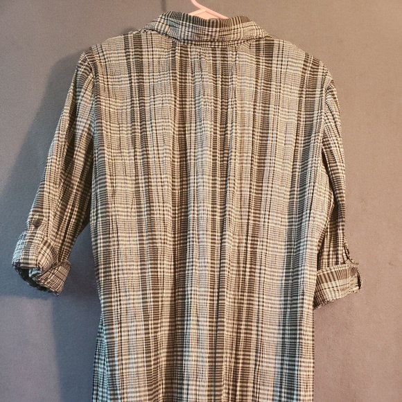 Womans Blouse - Picture 3 of 6